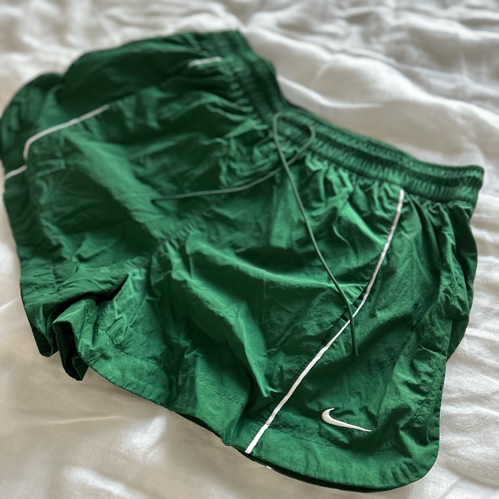 Nike - Korea (Seoul) - Green Running Shorts